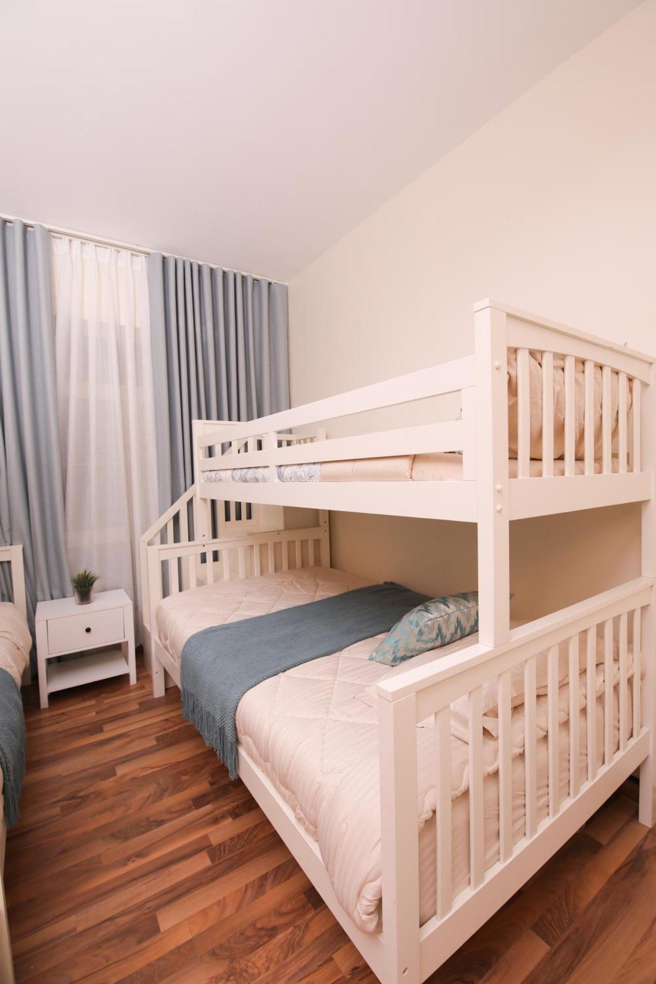 Apartment Seaside 313- مارينا 2 *